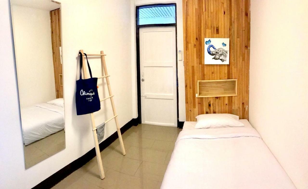 Cozy By Funwahn Bed & Breakfast Chiang Mai Exterior photo