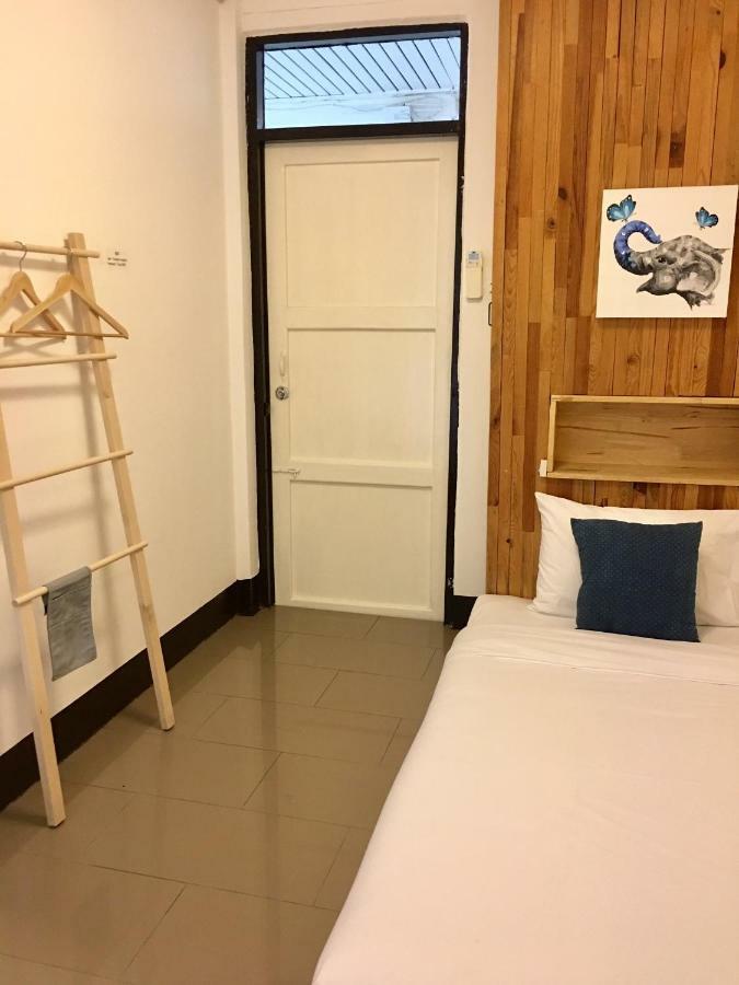Cozy By Funwahn Bed & Breakfast Chiang Mai Exterior photo